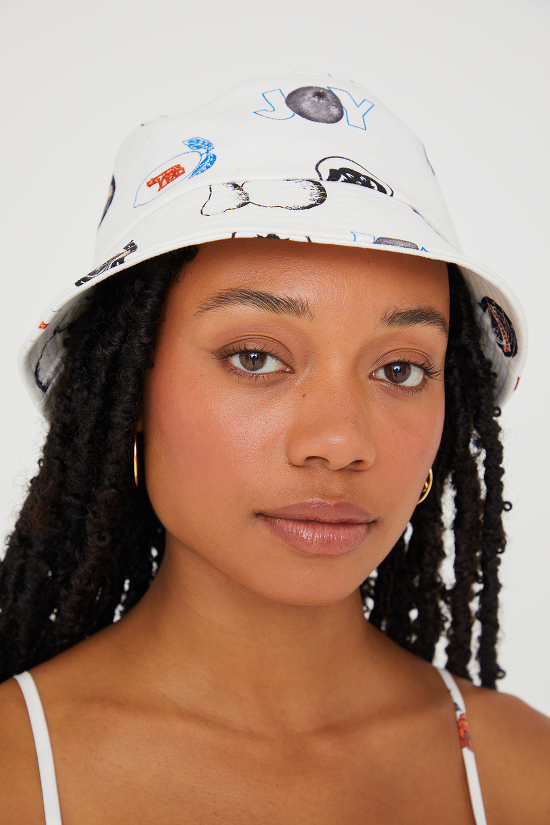 lin-bucket-hat-white-multi-1