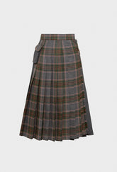 Shrimps Anya wool Kilt. Grey Stewart tartan kilt with contrasting plain grey on the back. Buckle fastenings with side pocket. Woven and made in Scotland. AW26