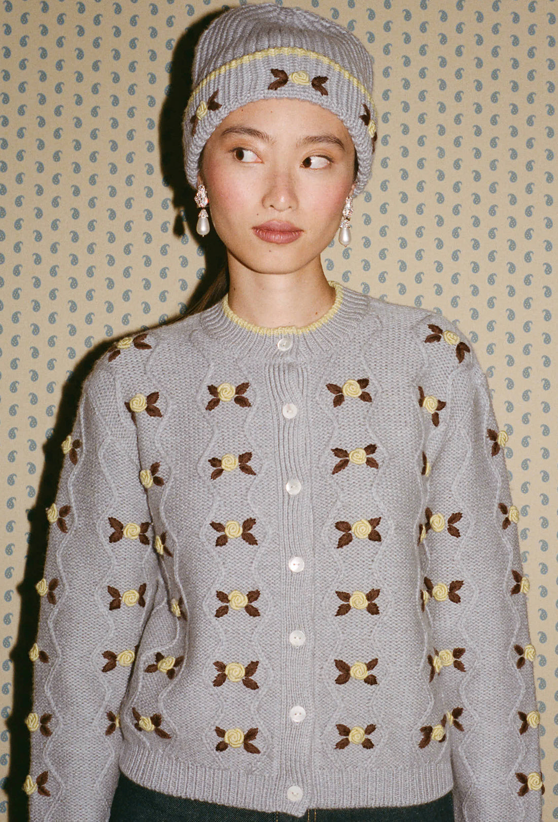 Bloom Cardigan - Pale Grey/Dusty Yellow