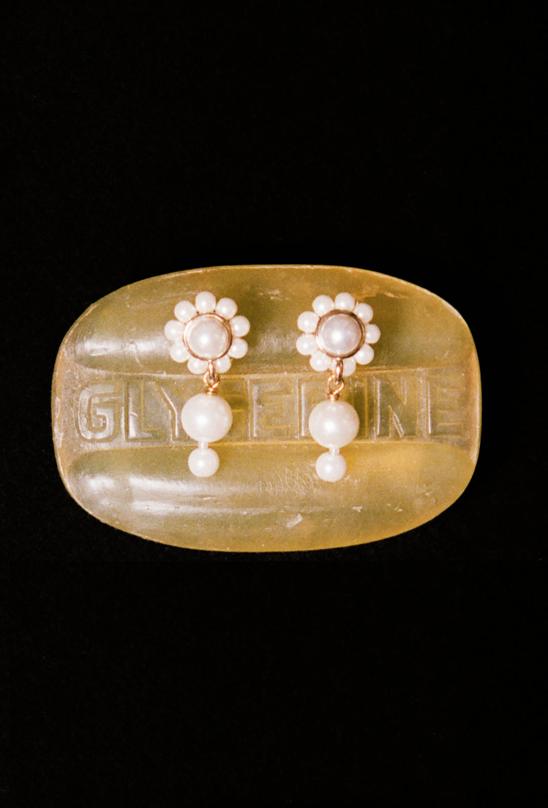 Eldora Earrings - Pearl